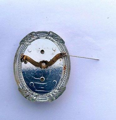 Broševi: Prelepi stari broševi 5 komada. Cena za komad Tri prelepa stara broša — 6