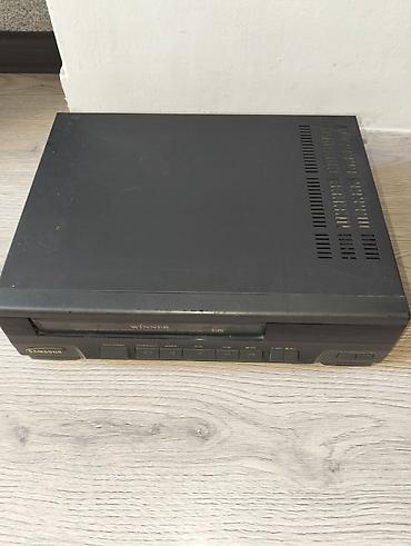 samsung netbook: Salam tam işlək vəziyyətdədir.Puıtuda var.Samsung VHS videomaqnitofon — 2