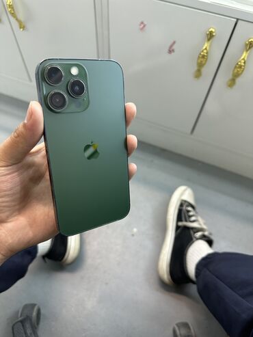 Apple iPhone: IPhone Xr, Б/у, 64 ГБ, Зеленый, Защитное стекло, Чехол, 81 %