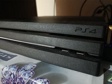 PS4 (Sony Playstation 4): PlayStation 4 pro 9.00 praşivka içində 15 ədəd oyunvar demək olar