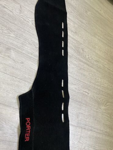 гидравлический домкраты: Накидка на панель Hyundai, цвет - Черный, Новый