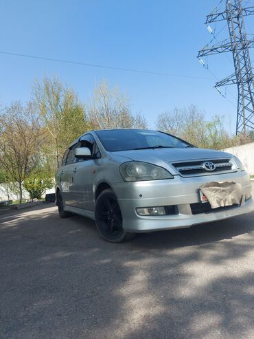 машины тойота: Toyota Ipsum: 2001 г., 2.4 л, Автомат, Газ, Минивэн