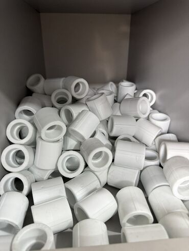 фитинги для пластиковых труб: Муфта, Материал: Пластик