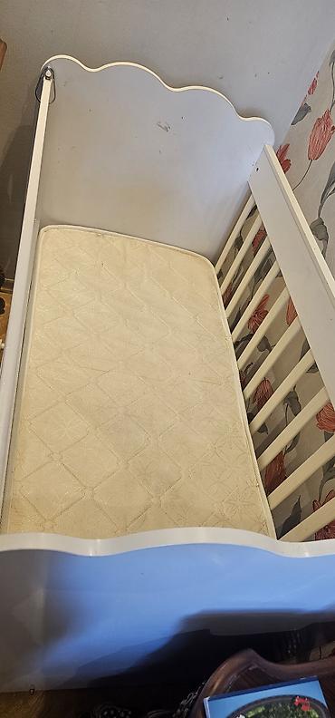 işlenmiş mebeler: Oğlan və qız üçün, İşlənmiş, Dördbucaq, Beşik, Dəstsiz, Matras ilə, Yellənmə mexanizmi ilə — 2