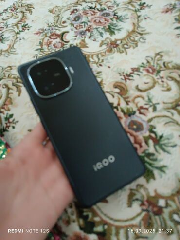 Vivo: Vivo iQOO Z9 Turbo, Колдонулган, 256 ГБ, түсү - Кара, 2 SIM