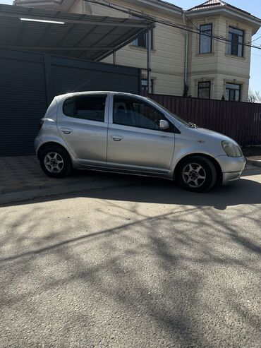 Toyota: Toyota Vitz: 2000 г., 1.3 л, Автомат, Бензин