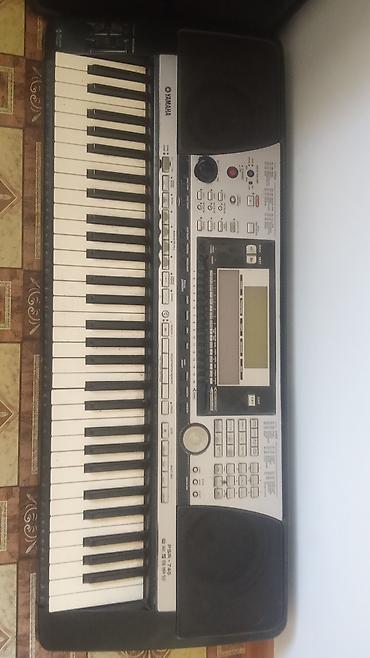 Yamaha PSR-740 aranjiman sintezatoru - 61 klavişli dinamik klaviatura