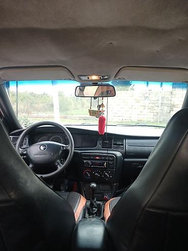 kia optima on fara: Opel Vectra: 1.6 l | 1996 il 359191 km Sedan — 3