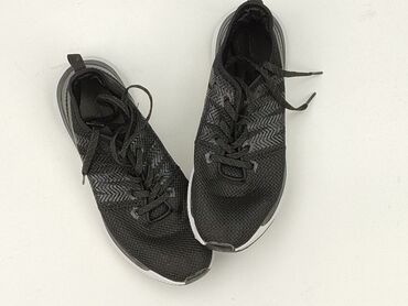Чоловіче взуття: Кросівки чоловічі, 39, Adidas, стан - Ідеальний