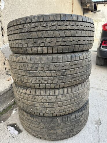 комплект зимней резины: Комплект автомобильных шин (4 шт.)