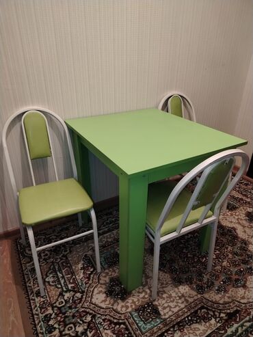 Masa və oturacaq dəstləri: Salam. Az işlenmiş heç bir problemi yoxdu 4 dest aq qırmızı malocnu — 10