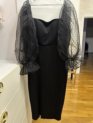 Qara kokteyl/ziyafət donu - Stil: Midi uzunluqda, bədənə oturan
