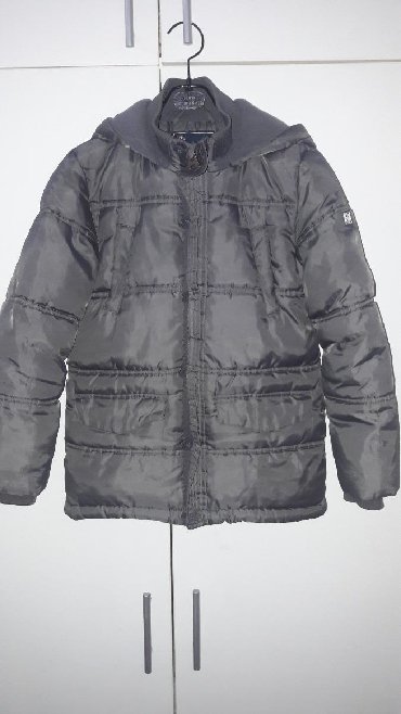 postavljena zimska kozna: Izuzetno ocuvana postavljena zimska jakna za decake.Velicina 128-134