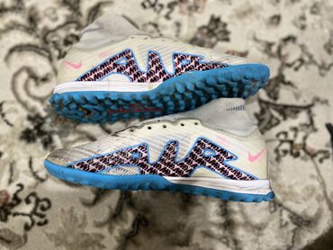 Бутсы: Сороконожки Nike Air Zoom Цвет:Белый Подошва:синяя Размер:36-37 Можно