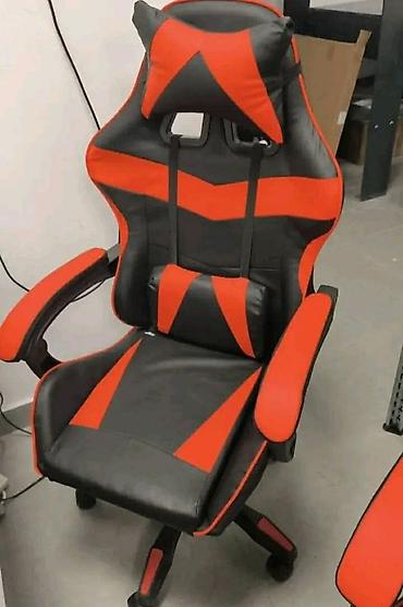 cipelarnik plasticni: Gaming stolica. Opremljen je ergonomskim dizajnom i udobnim jastucima — 3