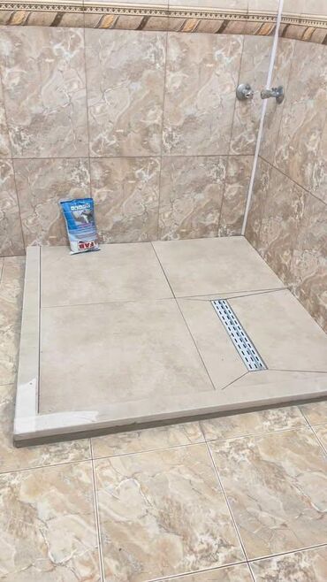 Duş poddonları: Duş kabinləri üçün qəliblər təklif olunur. Bu qəliblər müxtəlif — 20