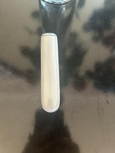 telefon aksesuar: IQOS üçün qoruyucu silikon üzlük və ağ korpus. Dəstdə şəkillərdə — 3