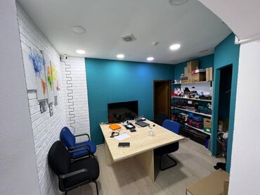 Digər kommersiya daşınmaz əmlakı: Öfis Yusif Səfərov küç.də yerkəşir.Giriş qapısı maqistral yola — 3