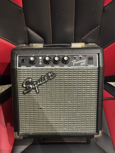Пианино: Б/у Гитарный усилитель, Fender, 10 Вт, Самовывоз, Бесплатная доставка