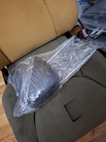 Oturacaqlar: Mercedes W220nin ön oturacaqları. Üzərində paduşkaları, blokları var — 9