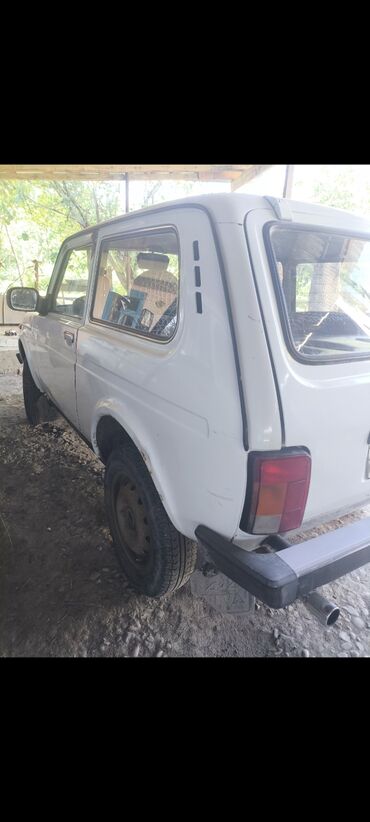 фольксваген поло 1: VAZ (LADA) 4x4 Niva: 1.7 l | 2012 il 87386 km Ofrouder/SUV