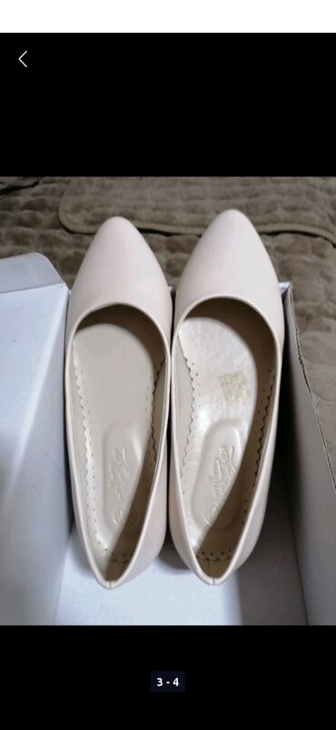 srebrna haljina kakve cipele: Baletanke, 37