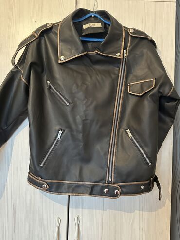 весенняя куртка размер м: Кожаная куртка, Косуха, Эко кожа, Оверсайз, S (EU 36)
