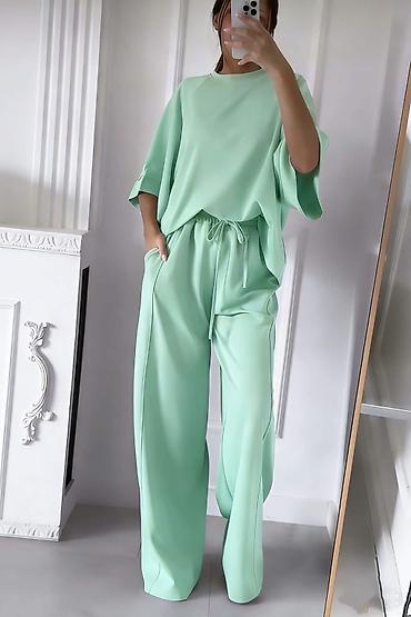 Kompleti: Kompleti
Cena 3300
Vel. do 3xl
V27 — 1