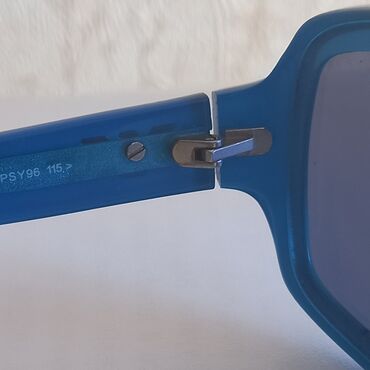 Eynəklər: Emporio Giorgio Armani şirkətinin qalxan formalı eynəyi. - 2011-ci -da lalafo.az — 9 Eynəklər: Emporio Giorgio Armani şirkətinin qalxan formalı eynəyi. - 2011-ci — 9