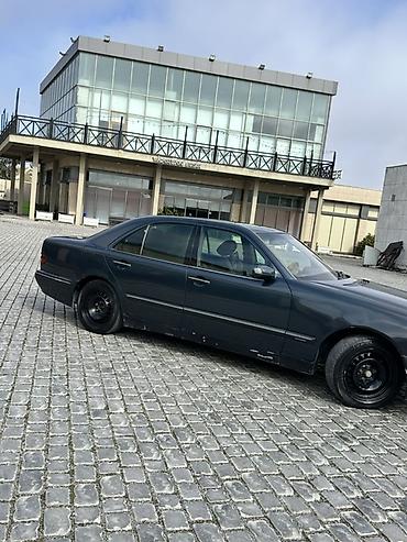 w210 panel: Mercedes-Benz E-Class (W210) sedan - Kuzov: qara rəng, 4 qapı - — 9