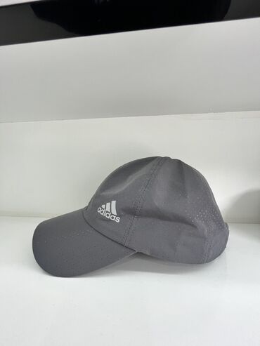 baş: Adidas