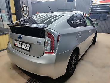 aion 60i: Toyota Prius: 2014 г., 1.8 л, Автомат, Гибрид, Хэтчбэк — 4