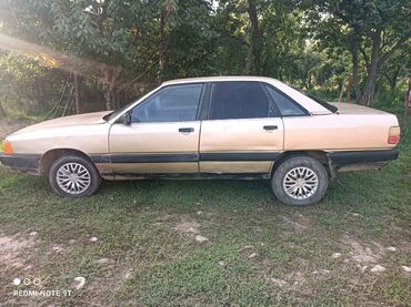 продаю daihatsu: Audi 100: 1985 г., 2.2 л, Механика, Бензин, Седан