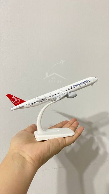 Другие предметы коллекционирования: Продается модель самолета Boeing 777 Turkish Airlines Размер: 20 см