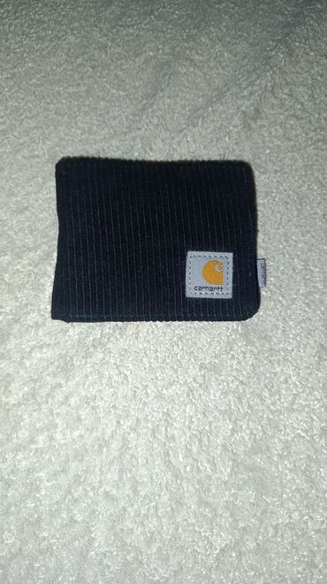 барсетка carhartt: Кошелек Carhartt из черного вельвета. Имеет отделения для карт и