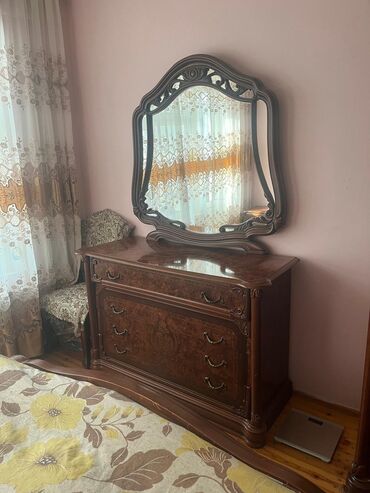 kreditle qapi: 2 təknəfərlik çarpayı, Dolab, Komod, Termo, İtaliya, İşlənmiş