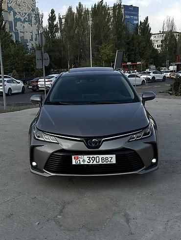 fit 2017: Toyota Corolla: 2020 г., 1.8 л, Вариатор, Гибрид, Седан — 2