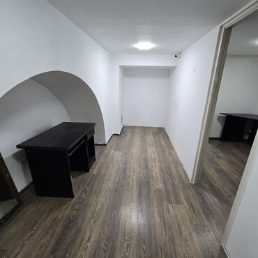 Ofislər: Obekt icarə wəhərin mərkəzində təmirdən təzə cixan arxitiktur binada 2 — 5