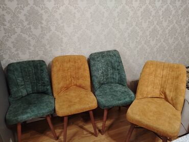 pamada rengleri: Qonaq otağı üçün, İşlənmiş, Qatlanmayan, Stul
