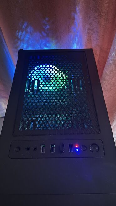 Masaüstü kompüterlər və iş stansiyaları: Oyun üçün masaüstü komputer Parametler: - GPU: PowerColor AMD RX — 11