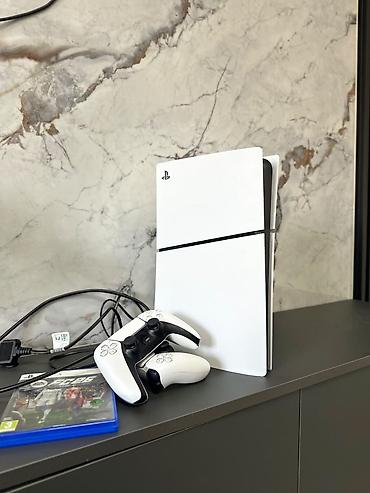 фифа 2024: Игровая консоль Sony PlayStation 5 (версия с дисководом) в белом — 2