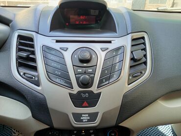 Ford: Ford Fiesta: 2010 г., 1.6 л, Механика, Бензин, Седан — 11