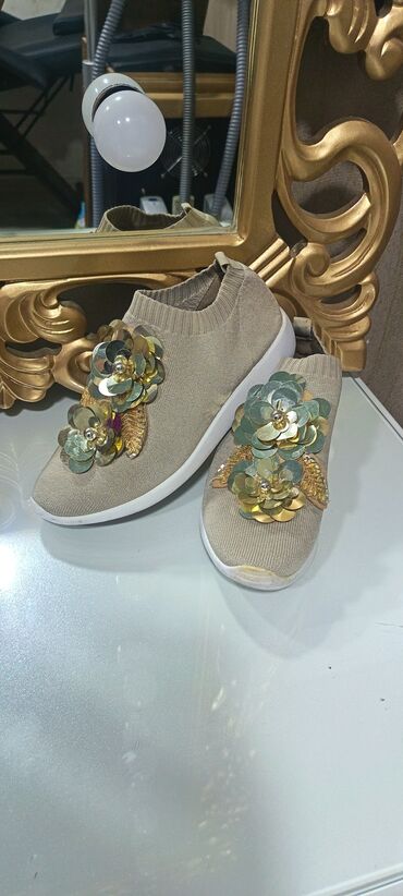 Çəkmələr: Ölçü: 38, İşlənmiş — 2