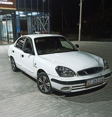 срочно в связи с переездом: Daewoo Nubira: 1999 г., 1.5 л, Механика, Бензин, Седан