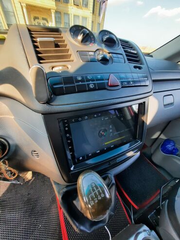 Mercedes-Benz: Mercedes-Benz Vito mikroavtobus Xüsusiyyətlər: - Korpus rəngi — 12