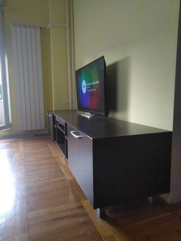 Komode: Prodajem komodu za TV, dimenzije: dužina 238 cm, širina 52 cm, visina na lalafo.rs — 3 Komode: Prodajem komodu za TV, dimenzije: dužina 238 cm, širina 52 cm, visina — 3