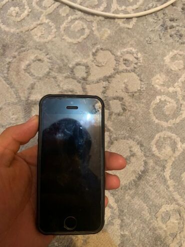 iphone 5s телефон: IPhone 5s, Б/у, 32 ГБ, Серебристый, Зарядное устройство, Защитное стекло, Чехол, 100 %