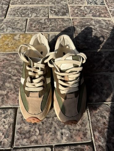 волейболный кросовка: Кроссовки повседневные, размер 39. - Цвета: хаки/оливковый, бежевый