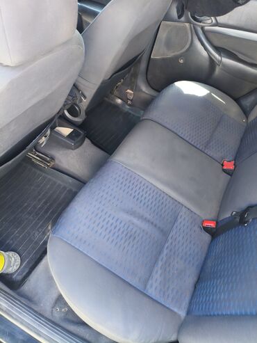 авто бу в рассрочку от частного лица: Ford Focus: 2005 г., 1.6 л, Механика, Бензин, Купе
