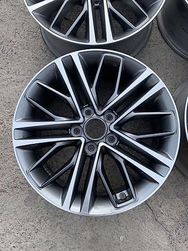 диски на грандеур: Литые Диски R 17 Hyundai, Комплект, отверстий - 5, Б/у — 5